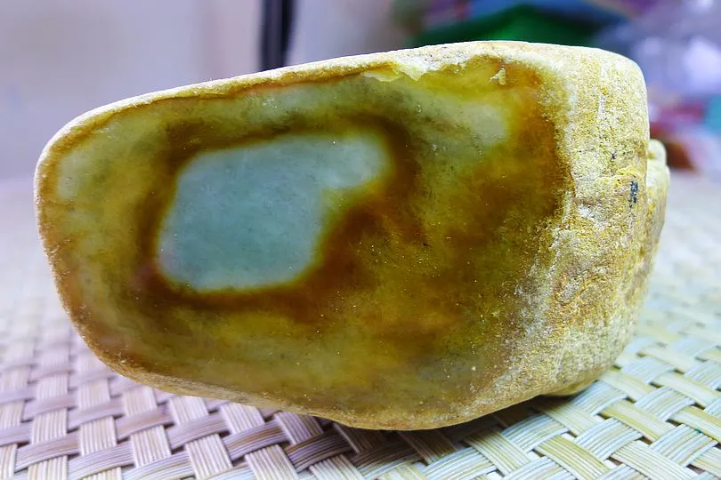 Natural Jade Rough Jadeite Raw (674g,8.5X7.6X5cm)