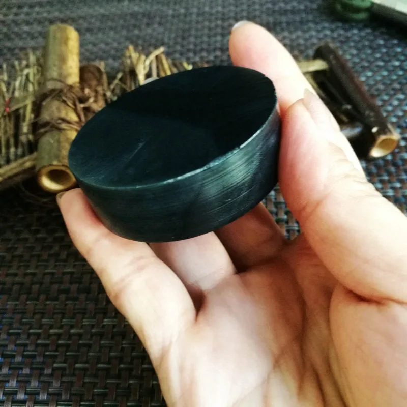 Natural Kunlun Jade Rough Nephrite Raw (110g,5.4X1.6cm)