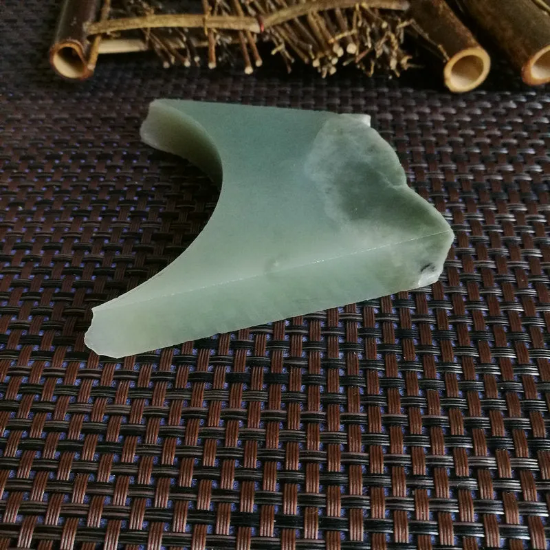 Natural Kunlun Jade Rough Nephrite Raw (146g,7X4.5X1.7cm)