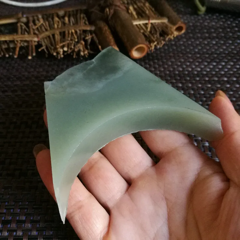 Natural Kunlun Jade Rough Nephrite Raw (146g,7X4.5X1.7cm)