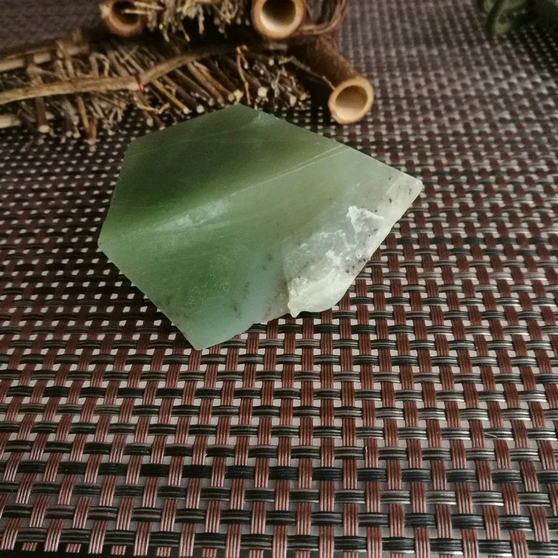 Natural Kunlun Jade Rough Nephrite Raw (212g, 6X4.5X3.5cm)