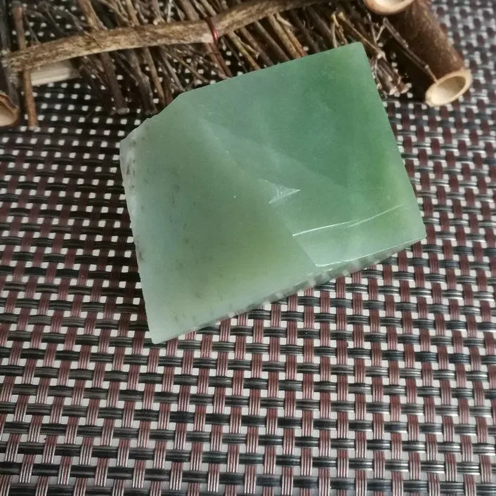 Natural Kunlun Jade Rough Nephrite Raw (212g, 6X4.5X3.5cm)