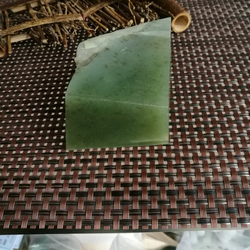 Natural Kunlun Jade Rough Nephrite Raw (212g, 6X4.5X3.5cm)