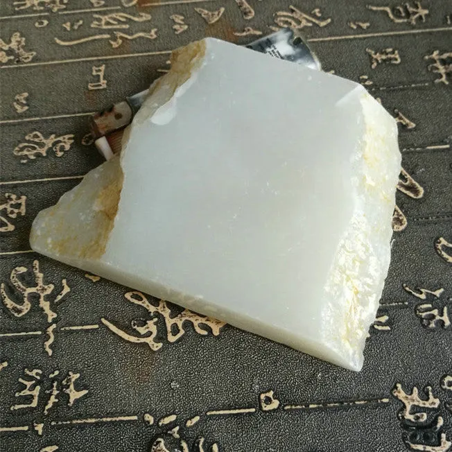 Natural Kunlun Jade Rough Nephrite Raw (242g, 8.3X6X1.3cm)