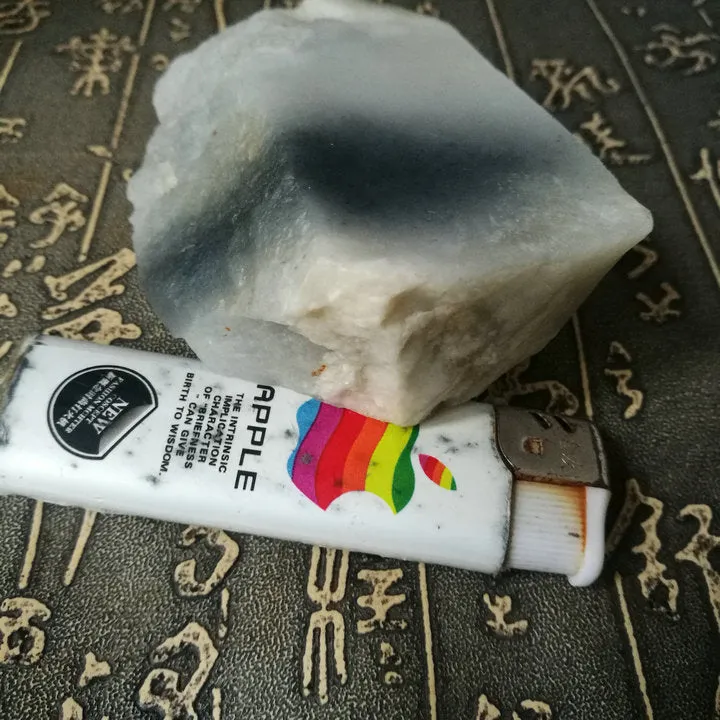 Natural Kunlun Jade Rough Nephrite Raw (247g, 8X4X3cm)