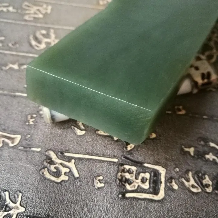 Natural Kunlun Jade Rough Nephrite Raw (250g, 11X4.8X1.4cm)