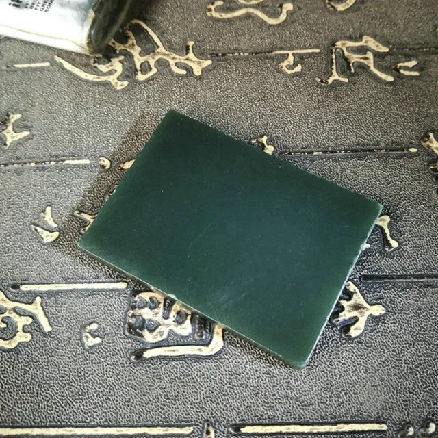 Natural Kunlun Jade Rough Nephrite Raw (27g, 4.5X3.3X0.6cm)