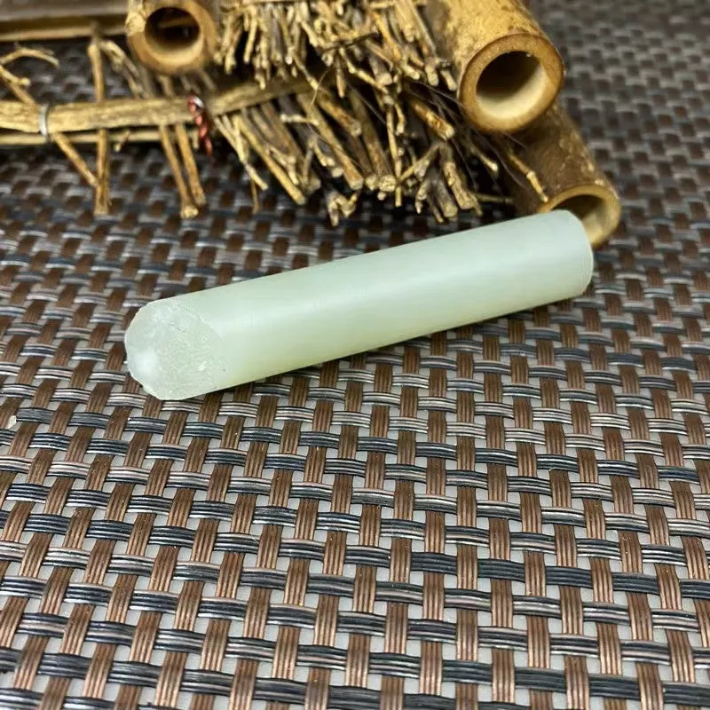 Natural Kunlun Jade Rough Nephrite Raw (30g,7X1.4cm)