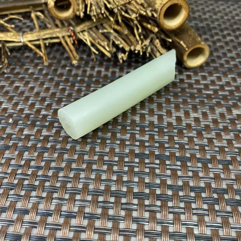 Natural Kunlun Jade Rough Nephrite Raw (30g,7X1.4cm)