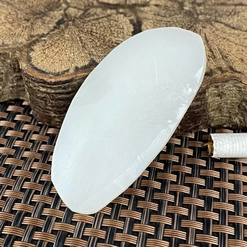 Natural Kunlun Jade Rough Nephrite Raw (32g,6.2X3.1X0.9cm)
