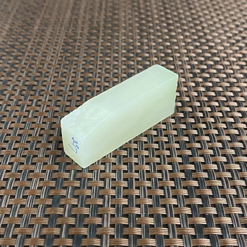 Natural Kunlun Jade Rough Nephrite Raw (34g,5.1X1.9X1.2cm)