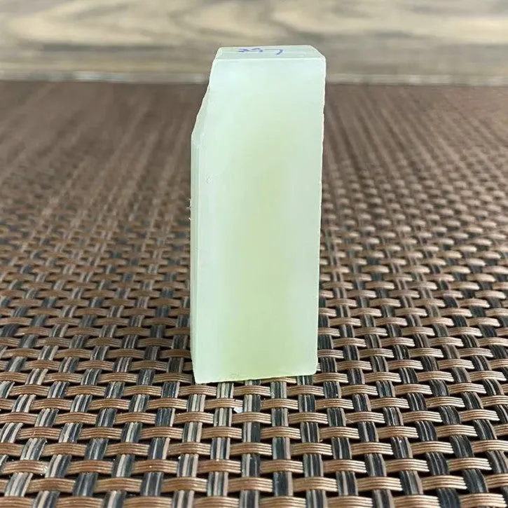 Natural Kunlun Jade Rough Nephrite Raw (34g,5.1X1.9X1.2cm)