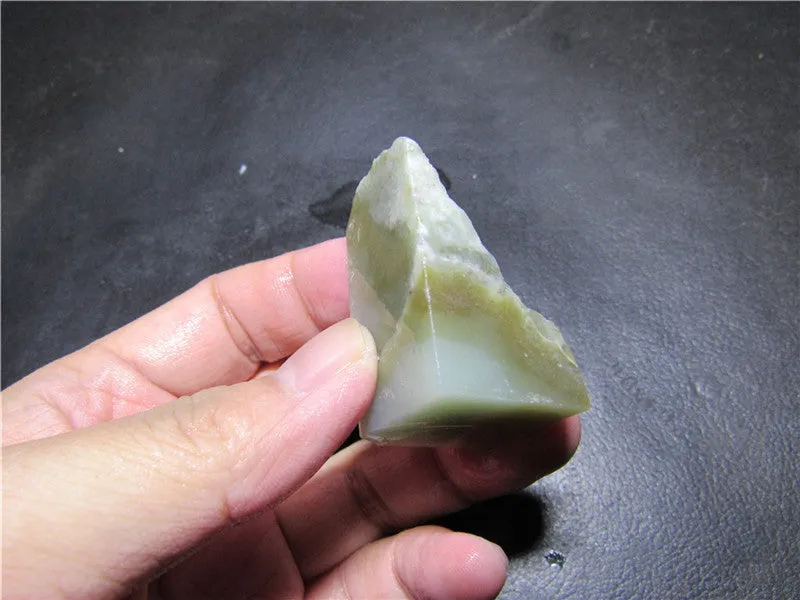 Natural Kunlun Jade Rough Nephrite Raw (35.26g, 42X24X23mm)