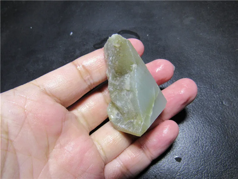 Natural Kunlun Jade Rough Nephrite Raw (35.26g, 42X24X23mm)