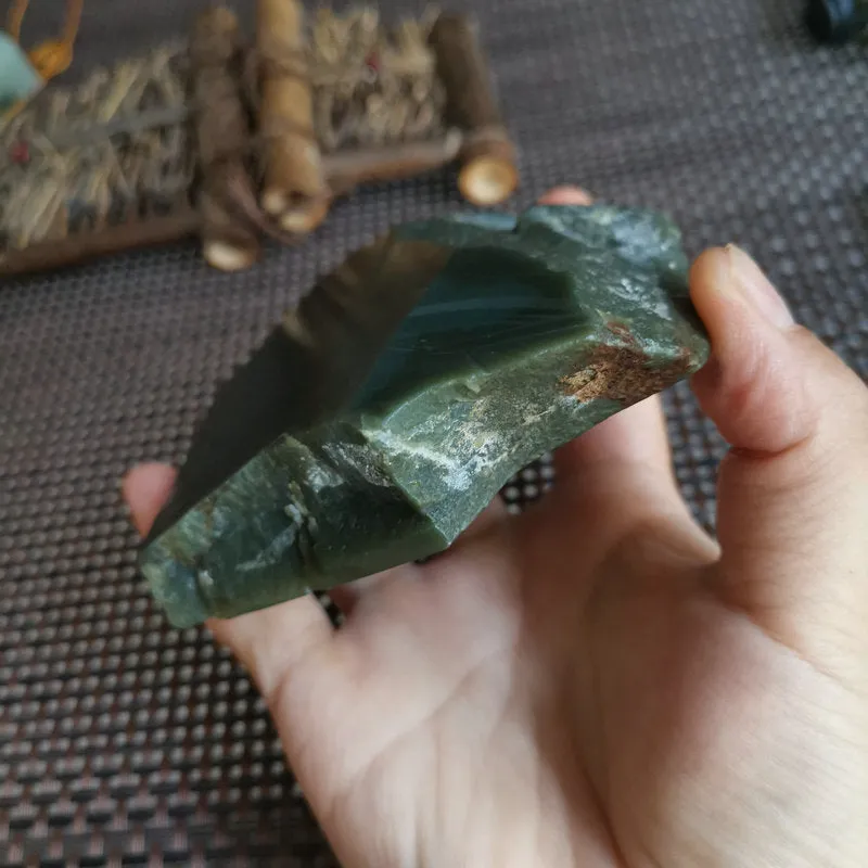 Natural Kunlun Jade Rough Nephrite Raw (356g, 9X8.5X1.2cm)