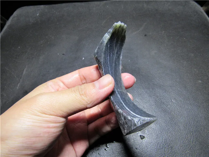 Natural Kunlun Jade Rough Nephrite Raw (48.87g, 76X40X20mm)