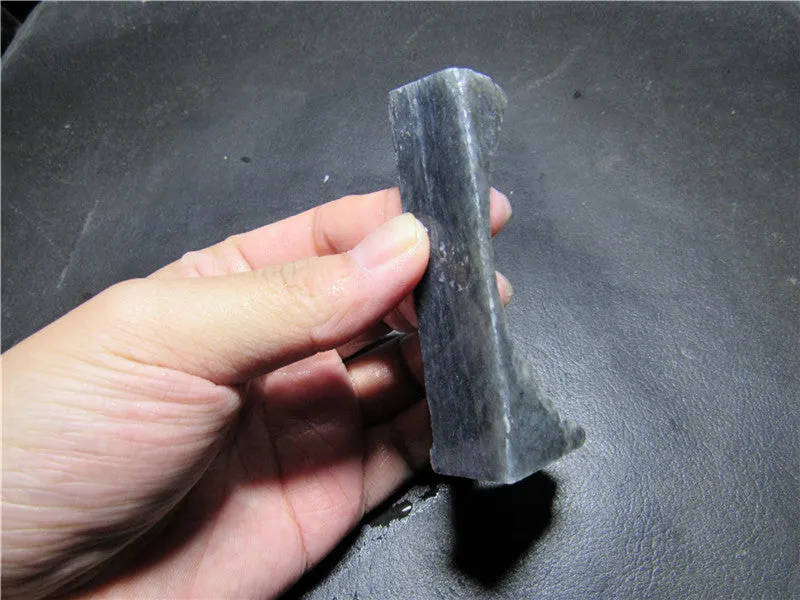 Natural Kunlun Jade Rough Nephrite Raw (48.87g, 76X40X20mm)