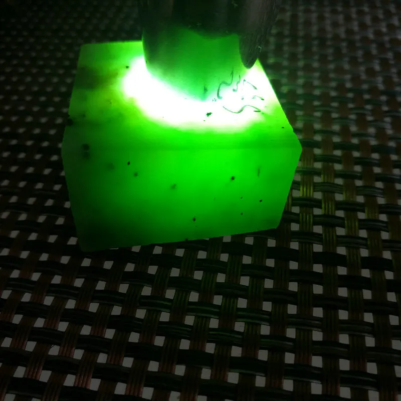 Natural Kunlun Jade Rough Nephrite Raw (63g, 3.5X3.4X2cm)