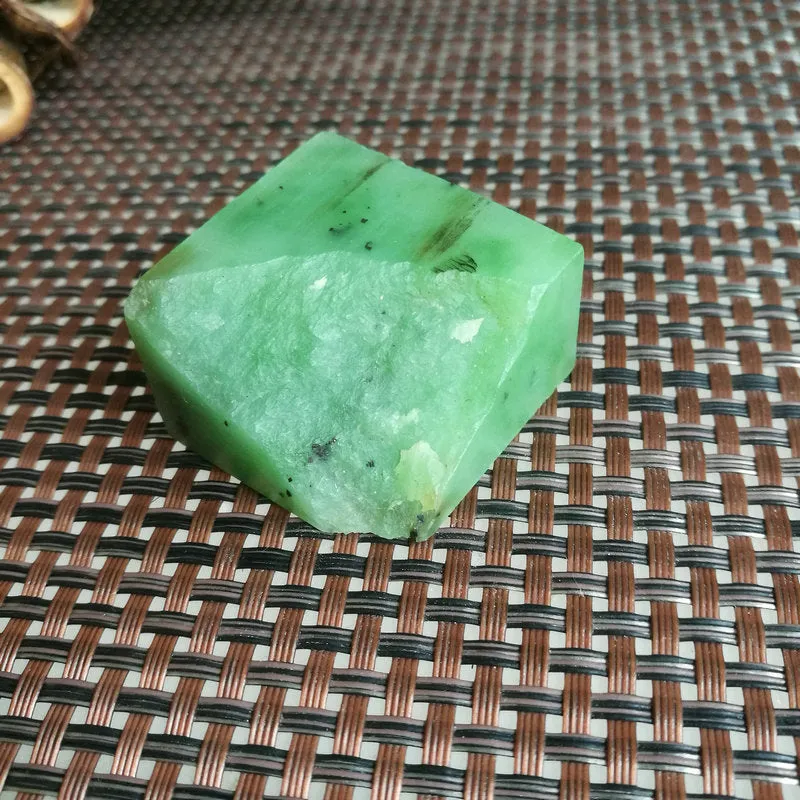 Natural Kunlun Jade Rough Nephrite Raw (63g, 3.5X3.4X2cm)
