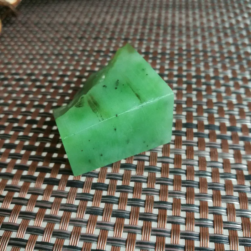 Natural Kunlun Jade Rough Nephrite Raw (63g, 3.5X3.4X2cm)