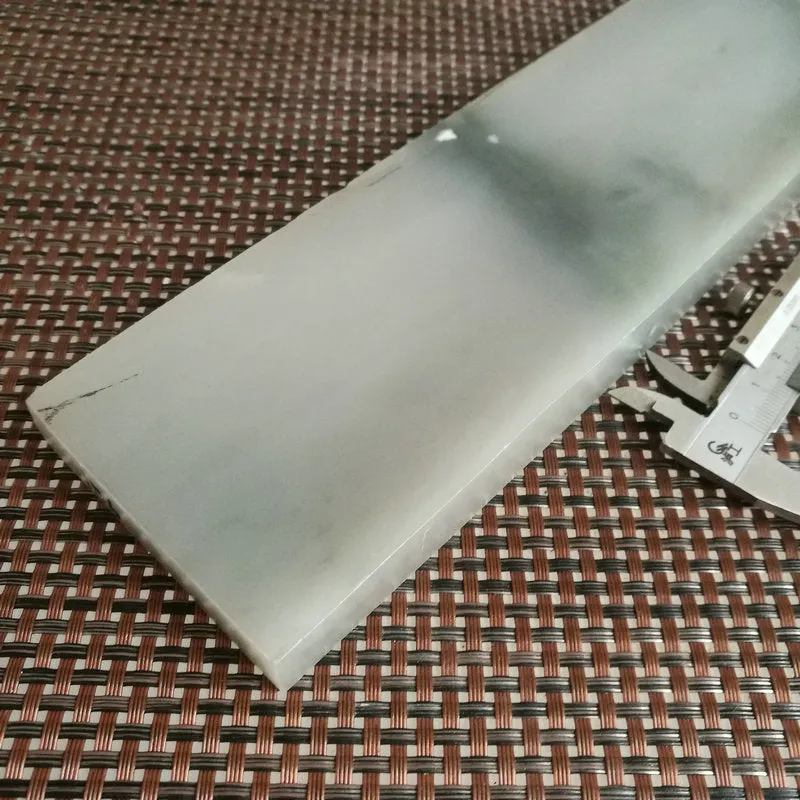 Natural Kunlun Jade Rough Nephrite Raw (695g, 24X7X1.6cm)