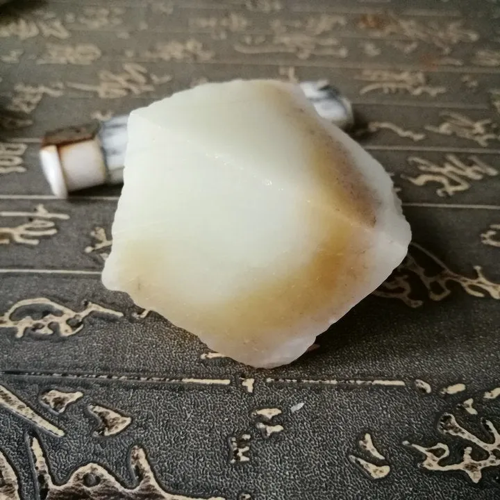 Natural Siberian Jade Rough Nephrite Raw (142g, 5.5X4X3cm)