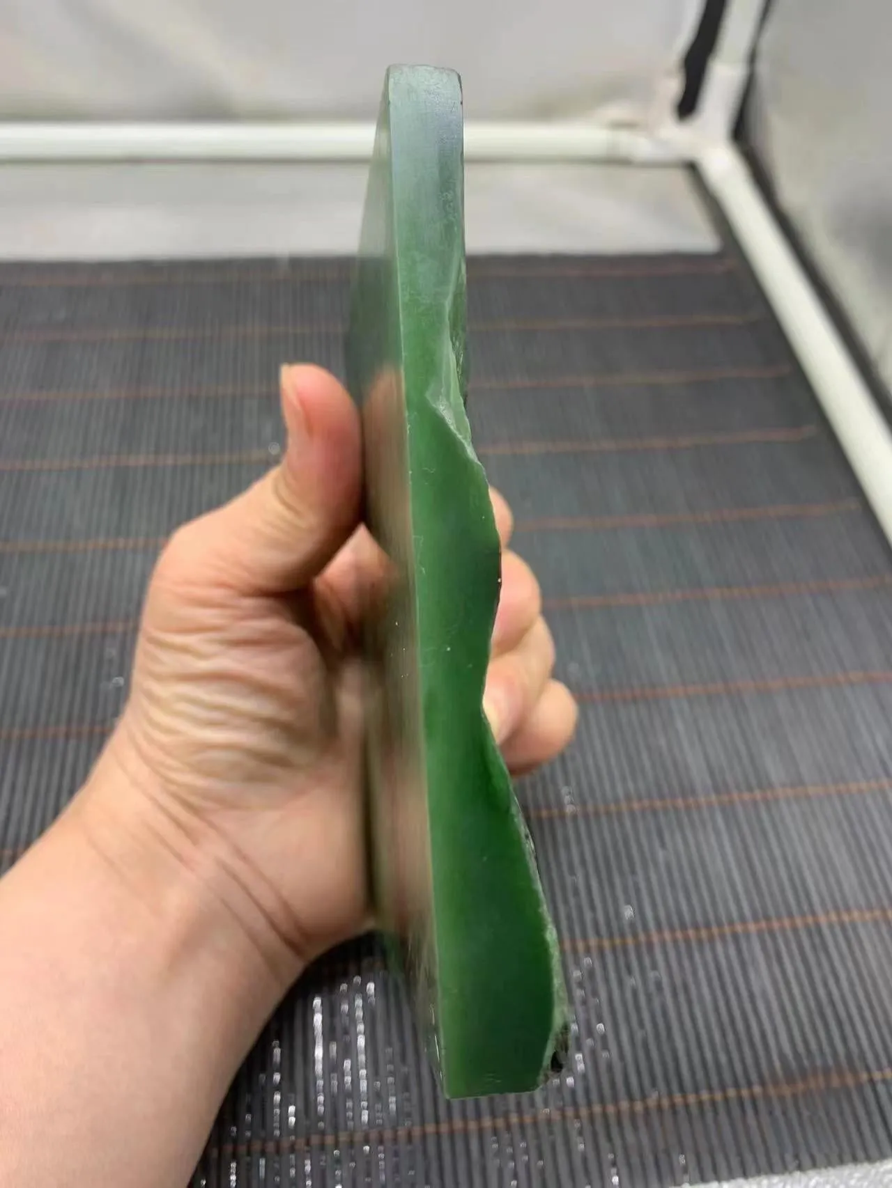 Natural Siberian Jade Rough Nephrite Raw (380g, 12.3X10.6X1.6cm)