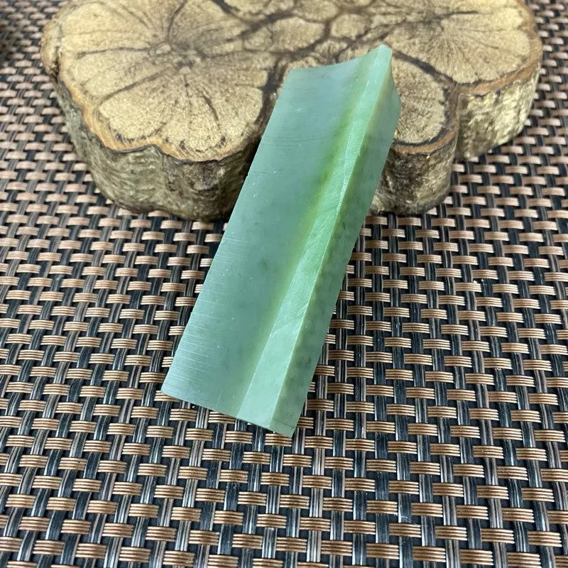 Natural Siberian Jade Rough Nephrite Raw (81g, 8.0X2.5X2.1cm)