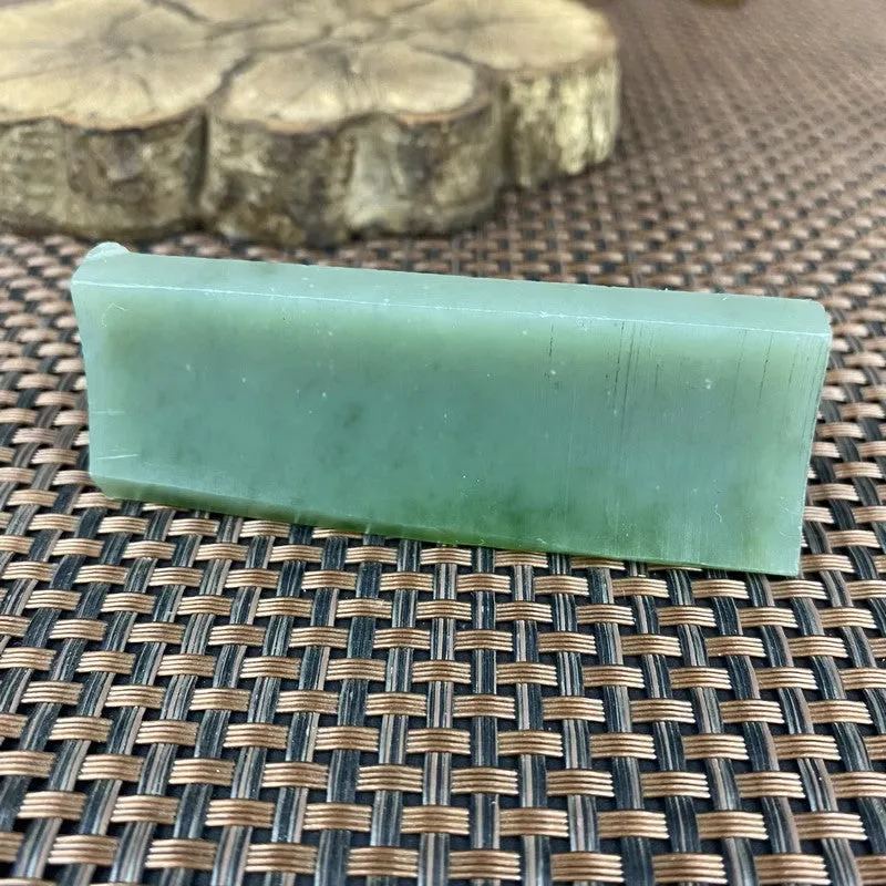 Natural Siberian Jade Rough Nephrite Raw (81g, 8.0X2.5X2.1cm)