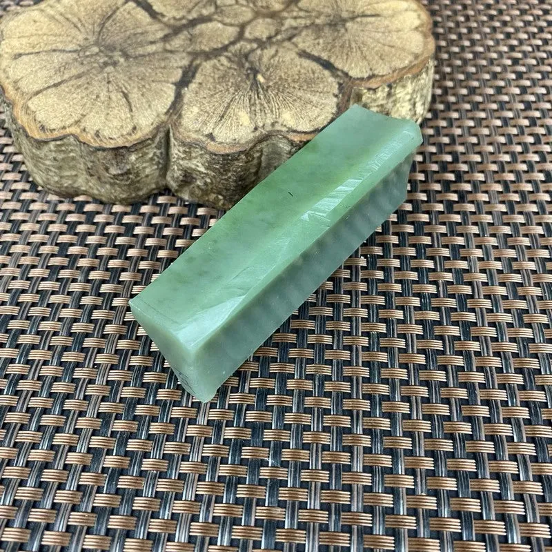 Natural Siberian Jade Rough Nephrite Raw (81g, 8.0X2.5X2.1cm)