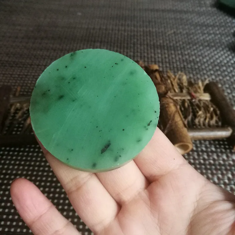 Natural Siberian Jade Rough Nephrite Raw (88g, 5.4x1.3cm)