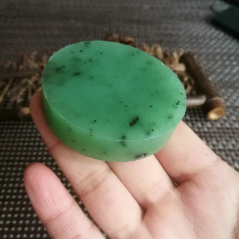 Natural Siberian Jade Rough Nephrite Raw (88g, 5.4x1.3cm)