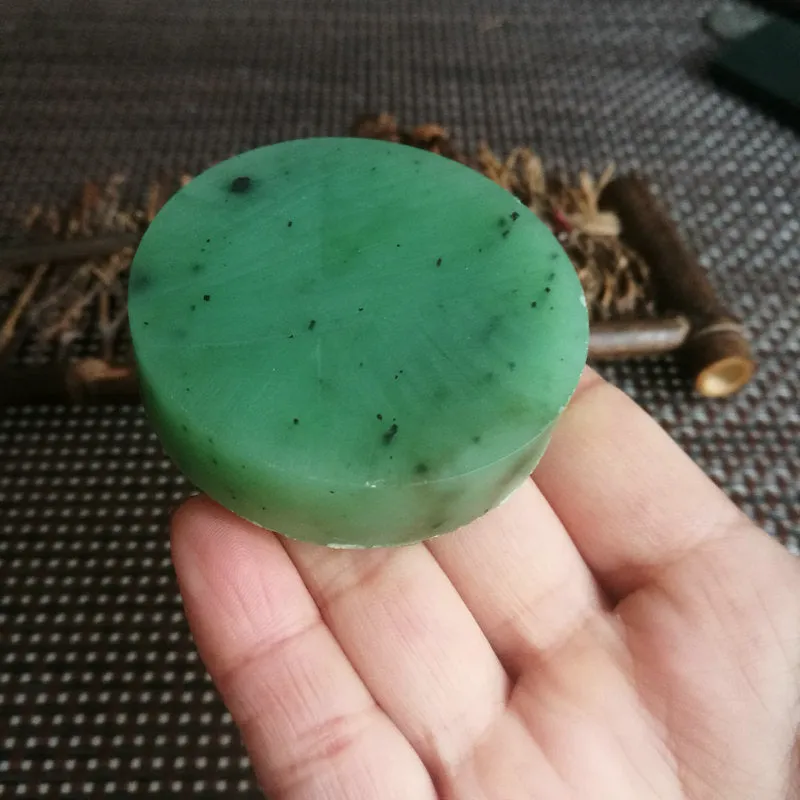 Natural Siberian Jade Rough Nephrite Raw (88g, 5.4x1.3cm)