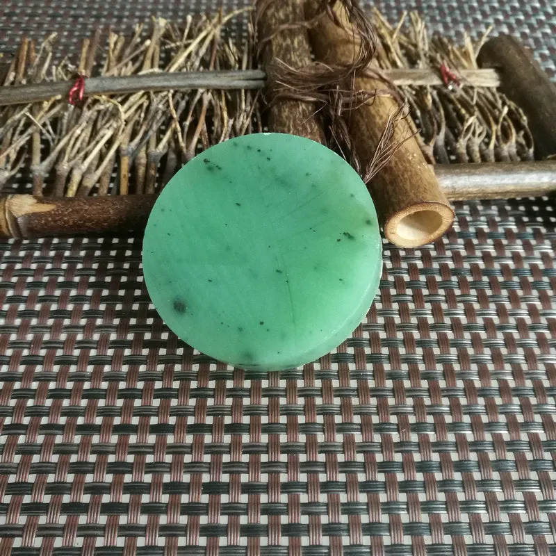 Natural Siberian Jade Rough Nephrite Raw (88g, 5.4x1.3cm)