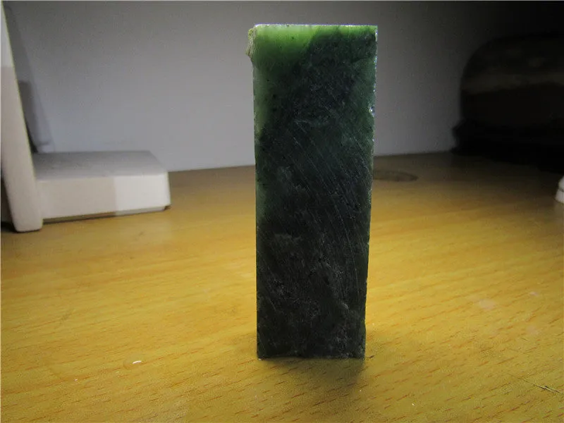 Natural Siberian Jade Rough Russia nephrite Raw (125.01g, 87X30X16mm)