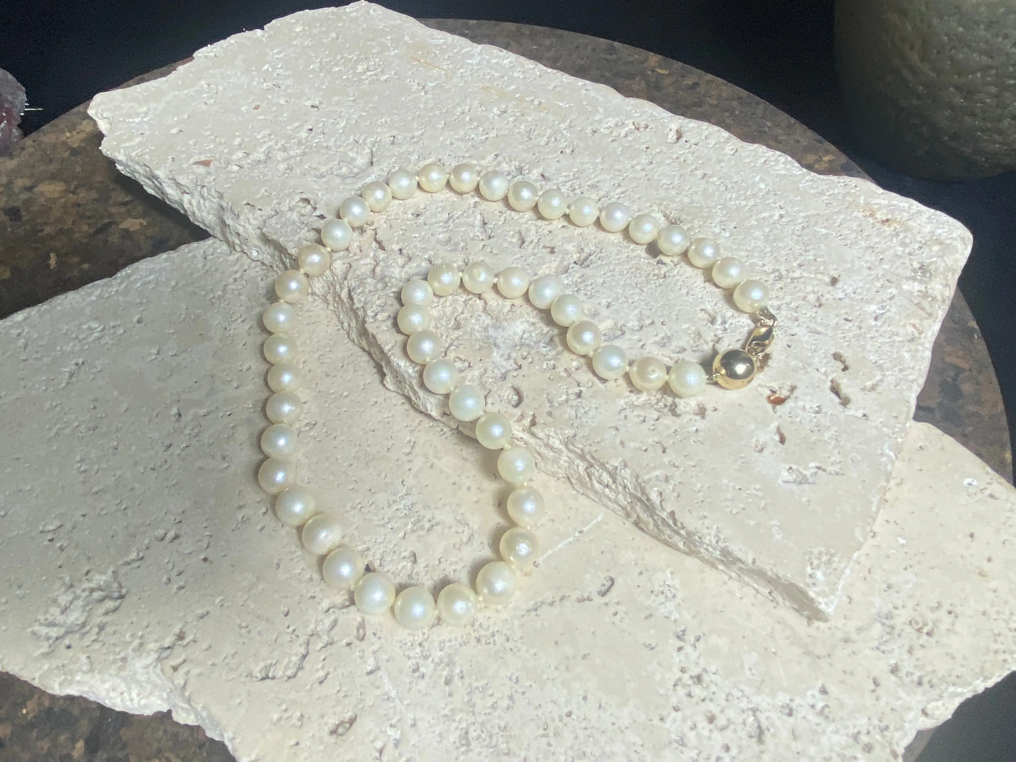 Pearl Necklace With Gold Clasp