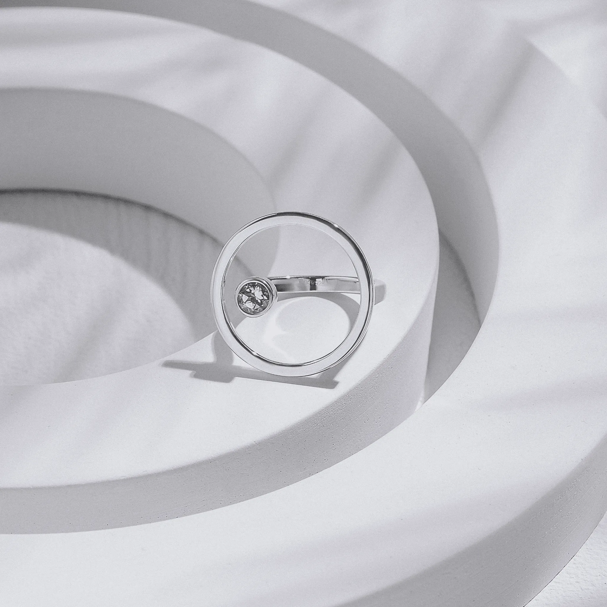 Sphere Ring With White Topaz