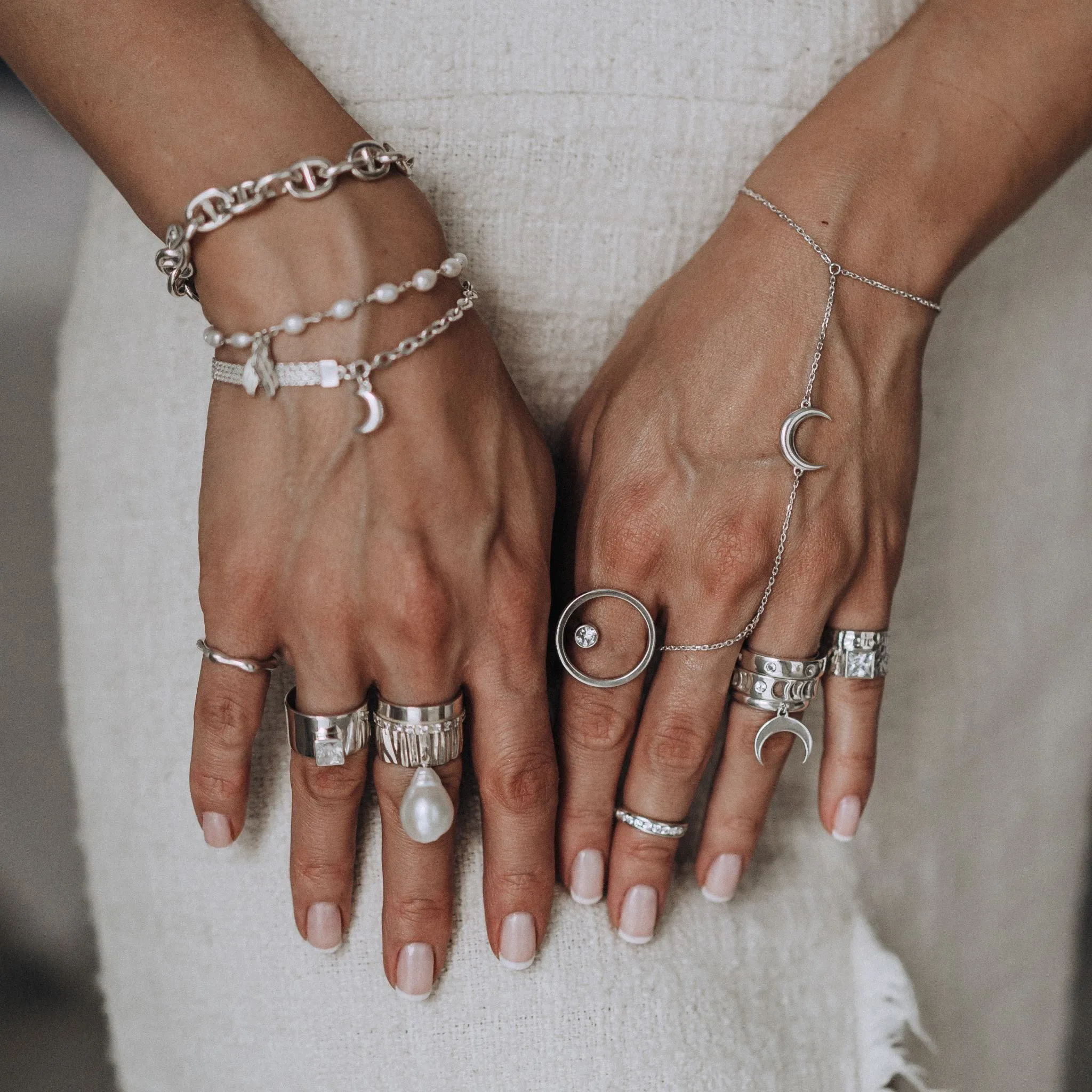 Sphere Ring With White Topaz