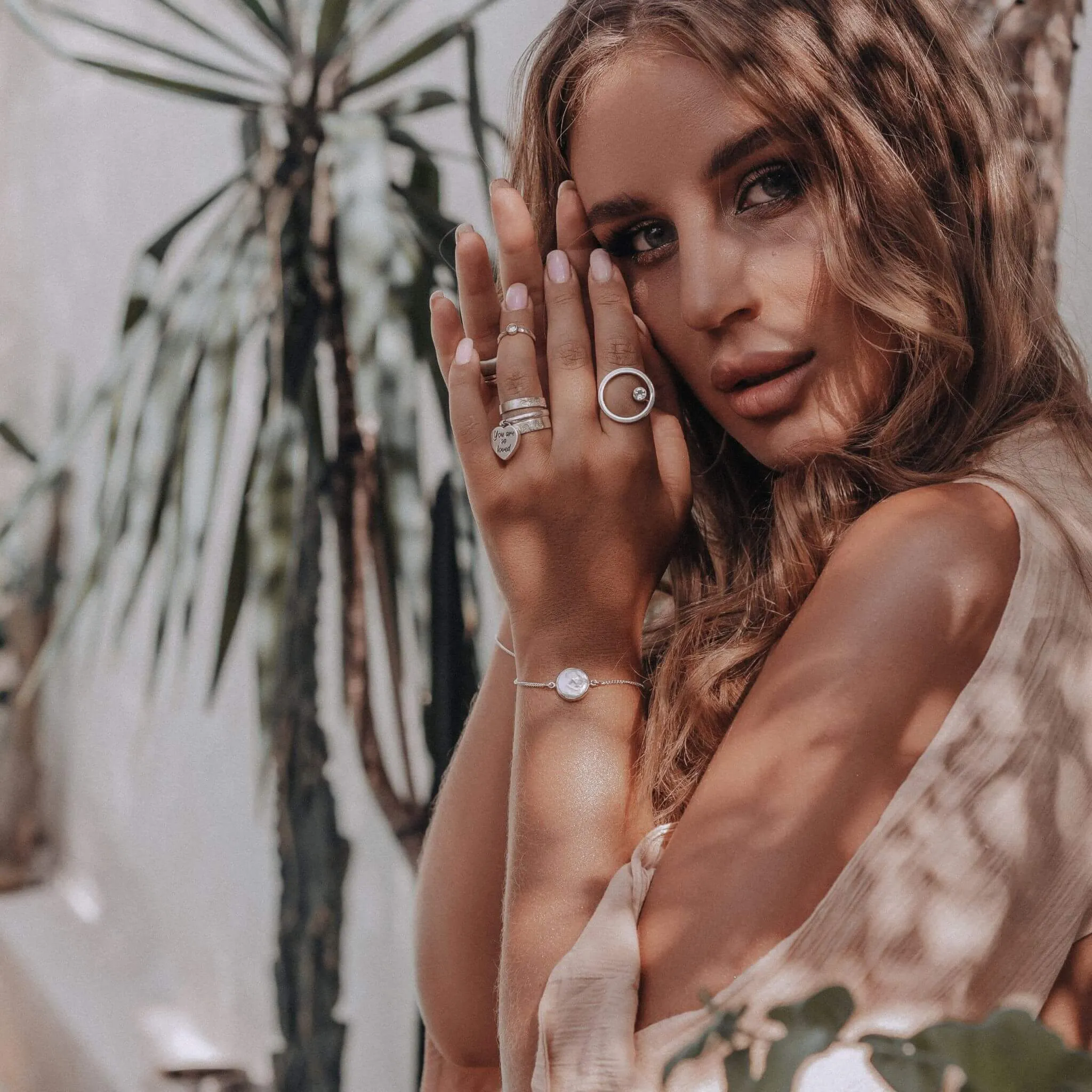 Sphere Ring With White Topaz
