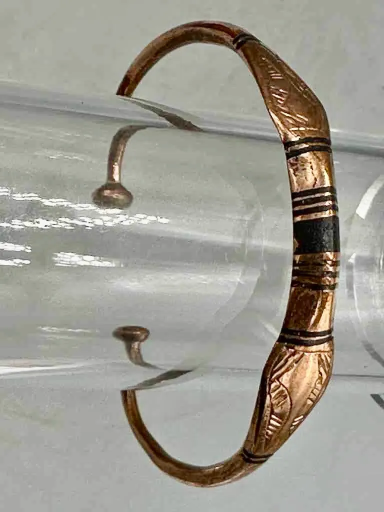 Tuareg Single Bar Multiple Stripe Inlay Squared Center Etched Flat Copper Bracelet