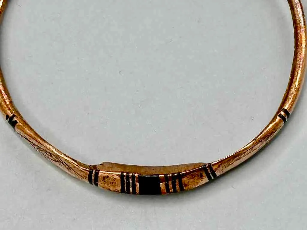 Tuareg Single Bar Multiple Stripe Inlay Squared Center Etched Flat Copper Bracelet